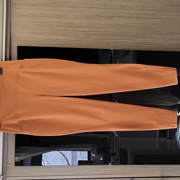 "Swift speed high rise tight" Leggings By "Lululemon" 🤎 - Picture 6 of 16